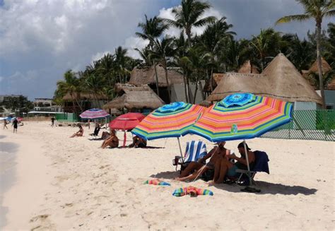 Playa Del Carmen Acuden Más De Dos Mil Personas A Las Playas De