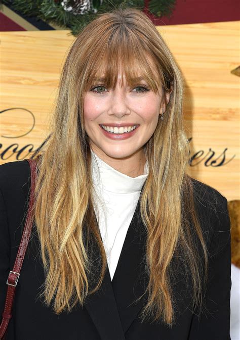 Elizabeth Olsens New Blonde Hair With Wispy Bangs Is The Epitome Of Olsen Style Blonde Hair