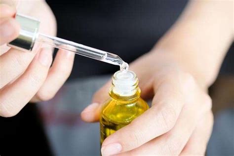 Vitamin e oil for natural hair can help you in preventing hair loss as it functions in enhancing quick hair growth. How Vitamin E for Hair can Boost your Hair Health | Femina.in