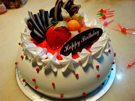 Varsha birthday cake with name free download for wish varsha birthday. HD BIRTHDAY WALLPAPER : Birthday cakes