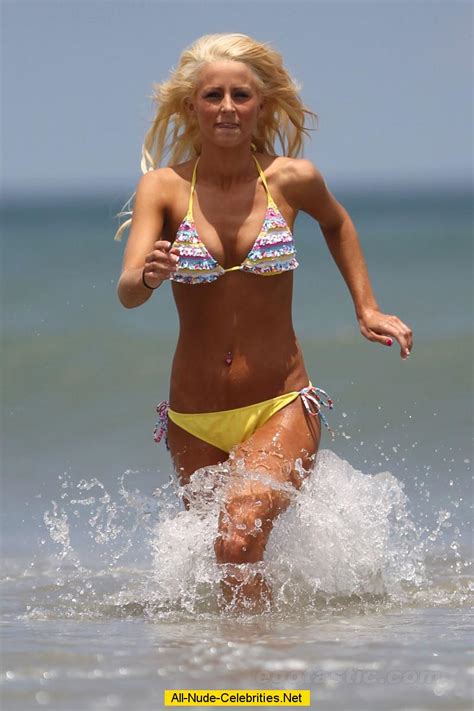 Leah Messer Sexy In Bikini On The Beach Candids