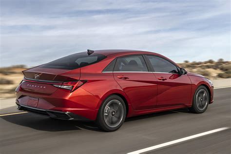 The redesigned 2021 hyundai elantra sedan is here with bold styling and a new hybrid variant. 2021 Hyundai Elantra Hybrid: Review, Trims, Specs, Price ...