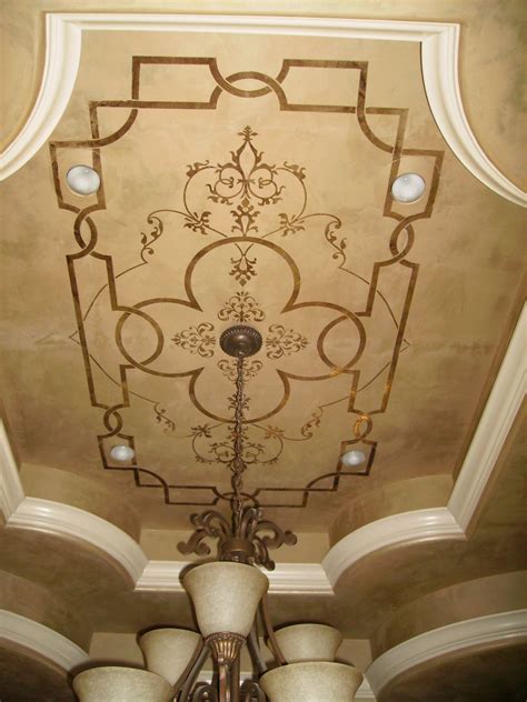 Wood lath, plaster ceiling, grid pattern: Giovannetti Decorative Studio - Metallic plaster ceiling ...