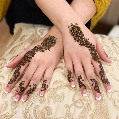 Simple Mehndi Designs 2021 To Give Yourself A Unique Touch Daily