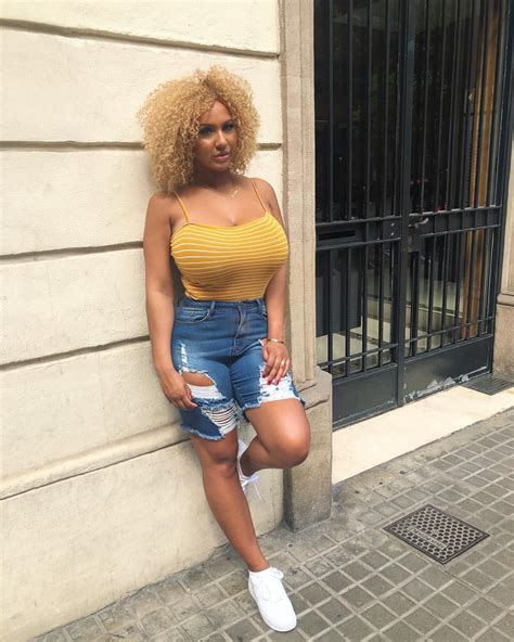 Georgina Seaman On Instagram Fashionnovacurve Shorts Landed In Barcelona Sexy Model