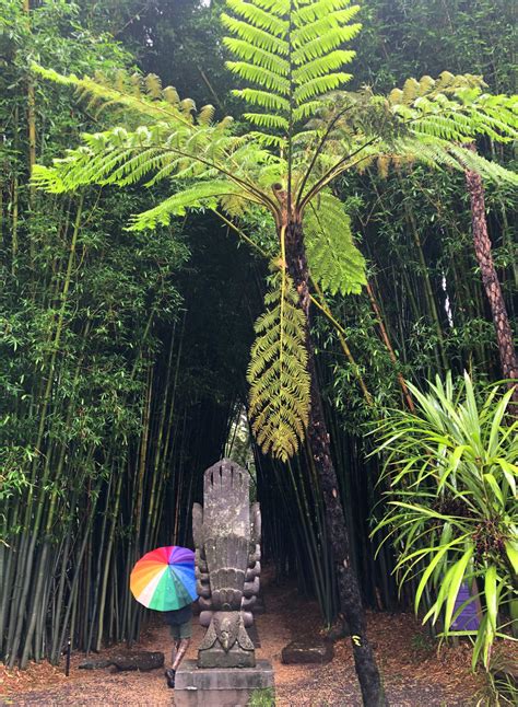 Gambar Monumen Ketenangan Patung Hutan Bambu Rimba Bersantai