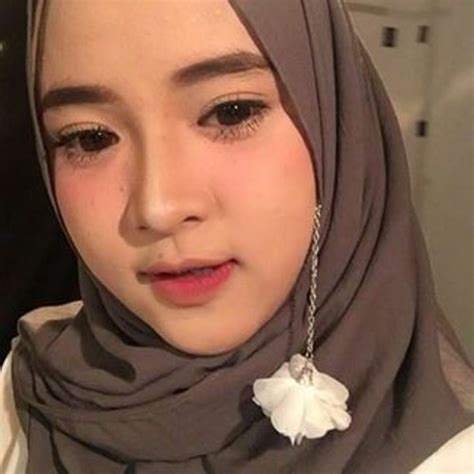Semakin populernya penggunaan media sosial turut mengantarkan sosok cantik yang satu ini menjadi salah satu selebgram yang memiliki banyak follower. Download sabyan.mp3 free from Layanan Online Pranti Community