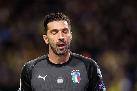 Juventus goalkeeper gianluigi buffon was on thursday fined 5,000 euros ($6,000) by the. As Gigi Buffon Bows Out, Geona Goalkeeper Mattia Perin Emerges As Italy's Potential Next Number One