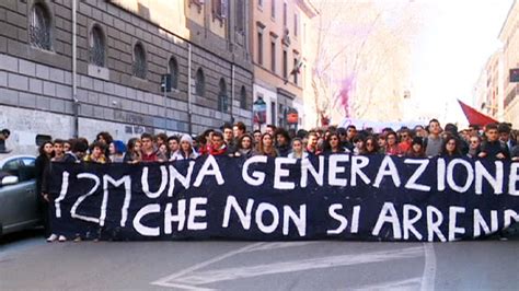 Manifestaciones Estudiantiles En Italia Contra La Reforma Educativa De