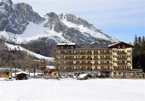 Dolomites Ski Accommodation Info Best Places To Stay In The Dolomiti