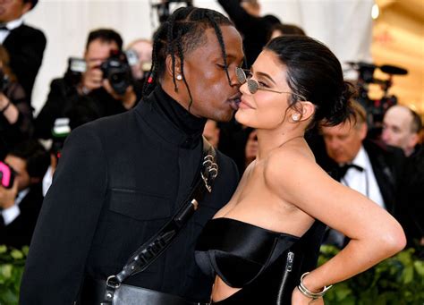 Kylie Jenner S Instagram Story Just Dropped Major Hints That She And Travis Scott Aren T Together