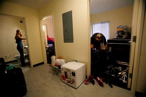 Queens Colleges Dorm Is Relief From Commuter Life The New York Times