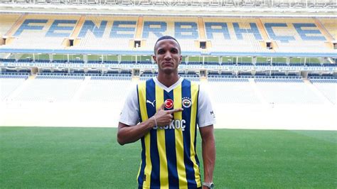 Fenerbahçenin yeni duvarı Rodrigo Becao kimdir Hangi takımlarda oynadı