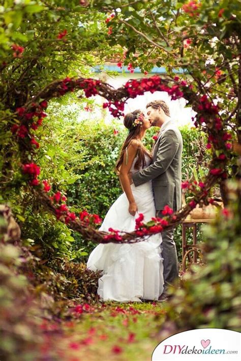 Check spelling or type a new query. 40+ DIY Dekoideen für eine traumhafte Garten Hochzeit.