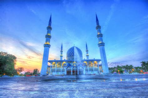 Amnan azan makkah di masjid negeri shah alam. Tempat-Tempat Menarik Untuk Dilawati Di Shah Alam