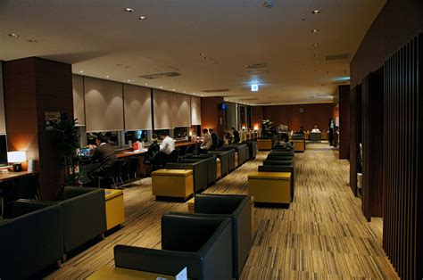 Summary of Credit Card Airport Lounge Benefits - US Credit Card Guide