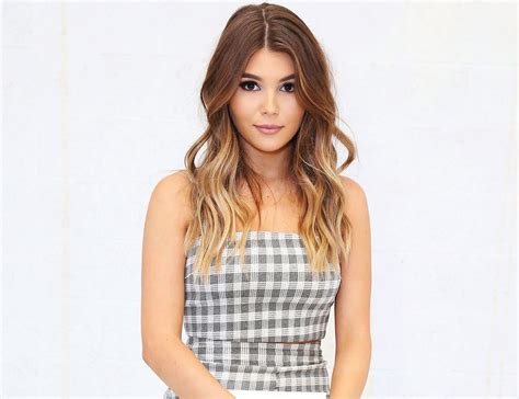 Olivia Jade Teases Return To Youtube Days After Lori Loughlin Is