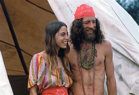 stunning photos depicting the rebellious fashion at woodstock 1969 rare historical photos