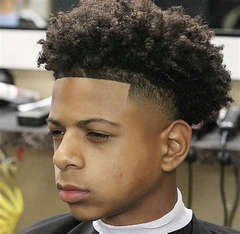 Aniston Hairstyle | Penteados de cabelo encaracolados para homens