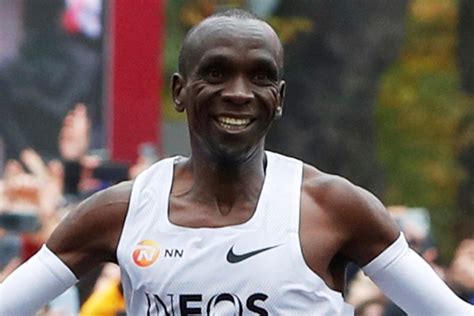 It wasn't as fast as we've come to expect, but from 30k in, there was never any doubt that eliud kipchoge was on his way to a repeat performance of his 2016 . Why Eliud Kipchoge smiles during sub-two hour marathon ...