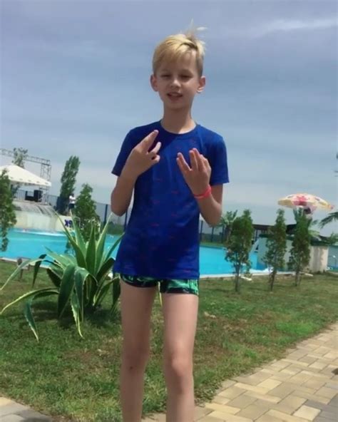 Russian boy Bogdan пляж бассейн m iMGSRC RU