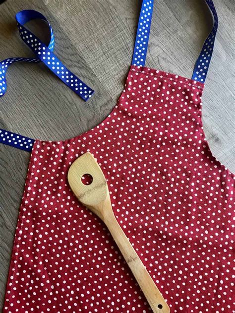 Dishtowel Kids Apron Pattern And Tutorial Beginner Sewing Projects
