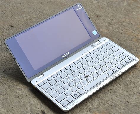 1600 x 900) tft colour display (vaio display premium, led backlight). Harga Laptop Samsung Yg Kecil