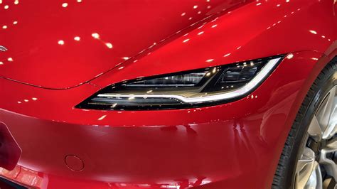 Tesla 特斯拉 Model 3 煥新版預計 5 月中下旬交車！全台 8 間展示體驗店已經開放賞車 News Pie