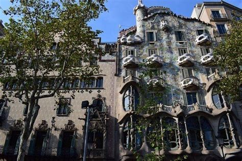 10 Must See Gaudi Buildings In Barcelona Best Gaudi Sights