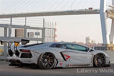 It's so different that 90% of our readers won't even know what to make of it. Liberty Walk Tawarkan Paket Body Kit Aventador ...