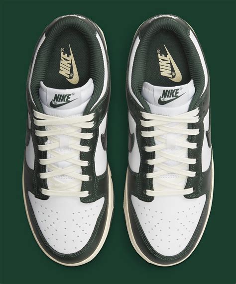 Nike Dunk Low Womens Vintage Green Release Date Dq8580 100 Sole