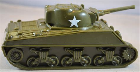 Classic Toy Soldiers Ww Ii Us American Sherman Tank M4 Micshauns Closet