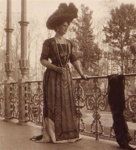 Tsarina Alexandra Feodorovna Romanov May 1911 Source Mvk