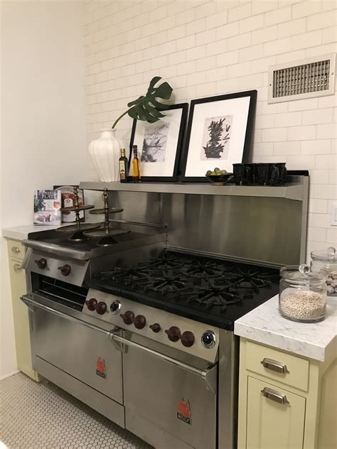 Our fitted ovens can be single or double ovens, giving you extra cooking space to play with. Pin by Paula Margaritis on SPITI | Kitchen, Kitchen ...