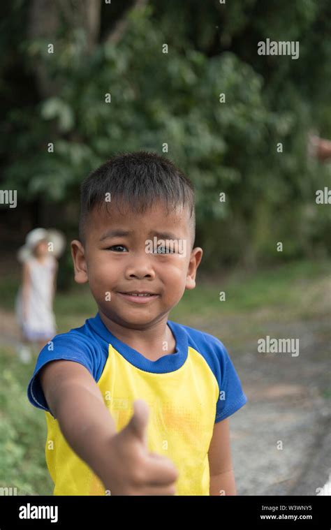 Poor Vietnamese Children Hi Res Stock Photography And Images Alamy
