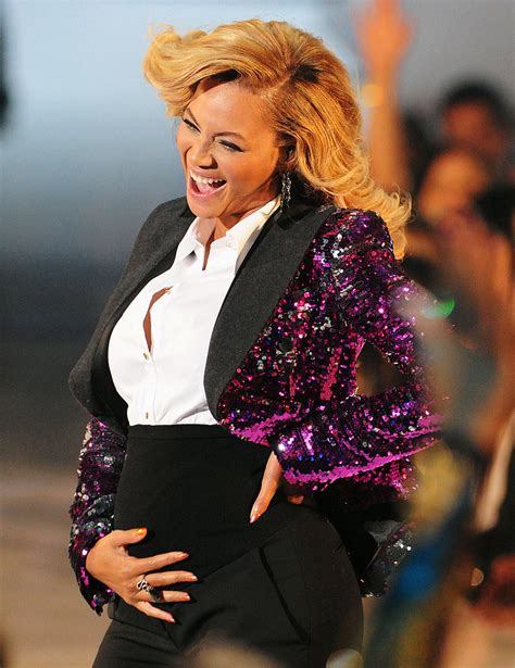 Beyonce Knowles Pregnant Pictures Performing At Vma Awards Popsugar