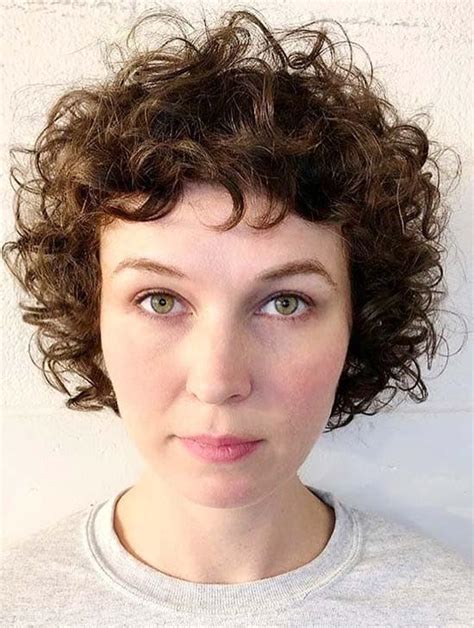 These are inspiring ideas for ladies with curly hair and also for black women. 47 Stylish Short Curly Hair Styles For Women to Try out 2020