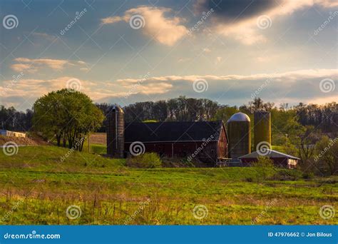 Silos And Barn On A Farm In Rural York County Pennsylvania Stock