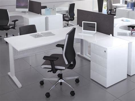 Le mobilier de 2020, se veut design et principalement arrondi. Bureaux d'angle - 381 modèles à comparer sur Hellopro.fr