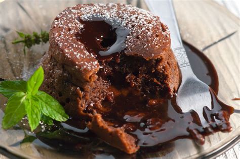 try these divine easy to make individual french chocolate soufflés receita suflê de
