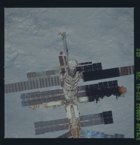 Sts081 736 059 Sts 081 Survey Views Of The Mir Space Station Taken