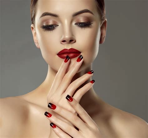 K K Eyes Face Glance Manicure Red Lips Rare Gallery