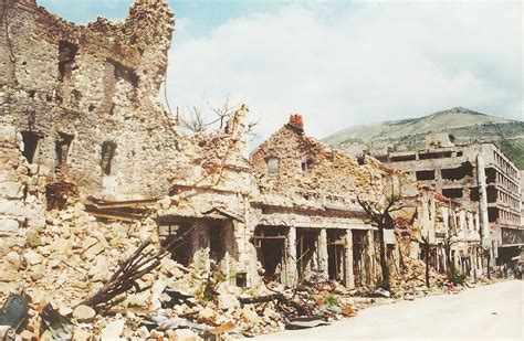 I LOVE BOSNIA VOLIM TE: Photos of Mostar during the war ...