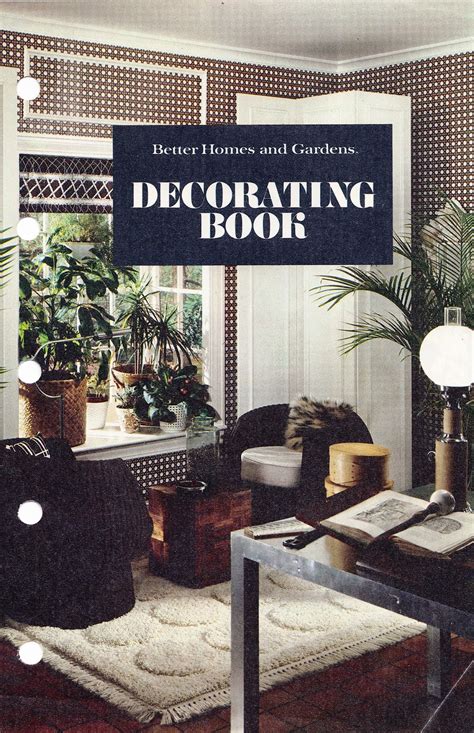 It focuses on interests regarding homes, cooking, gardening, decorating, and entertaining. περιπλάνηση: 1975 Better Homes and Gardens Decorating Book