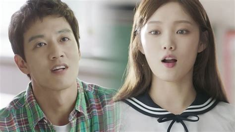 She showed off various styles of fashion for the season. Lee Sung Kyung confesses love for her teacher Kim Rae Won ...