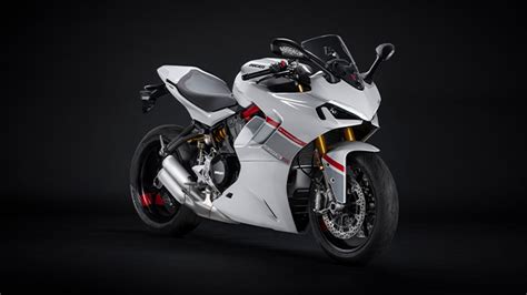 Ducati Supersport 950 S Unveils New Stripe Livery Color Scheme