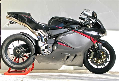 This is the ultimate evolution of mv agusta's famous f4 model, which has been with us in one form or another since 1999. 2008 MV Agusta F4 R312 1+1 - Moto.ZombDrive.COM