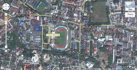 There is also a running track in the stadium, so it is suitable for track and field events as well. Sunmelon: Lorong Kulit : Kasut
