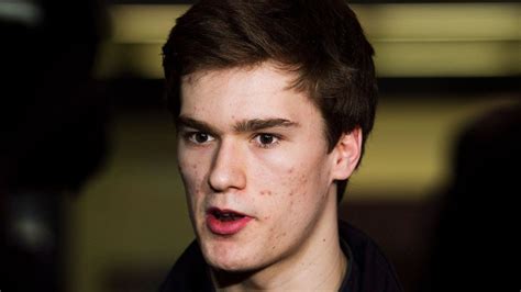 Jonathan drouin n'avait pas encore joué un seul match avec l'uniforme du canadien et déjà, des un an plus tard, drouin a retrouvé sa place sur le flanc gauche. Cinq raisons de critiquer la transaction « Drouin vs ...