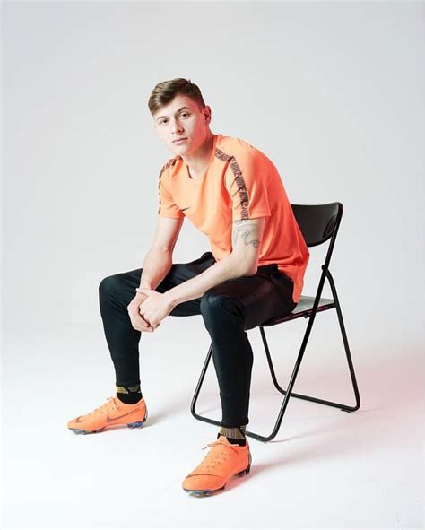 La pagina di nicolò barella su yahoo sports. Nicolò Barella: età altezza peso carriera e vita privata ...